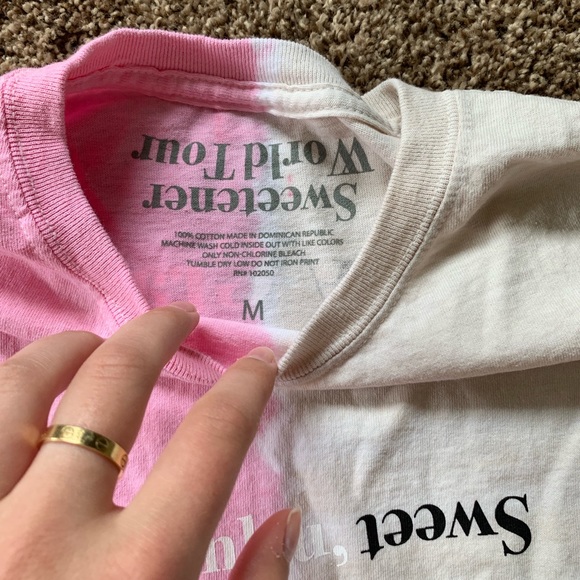 NEW Sweetener World Tour Split T-Shirt - Picture 4 of 4